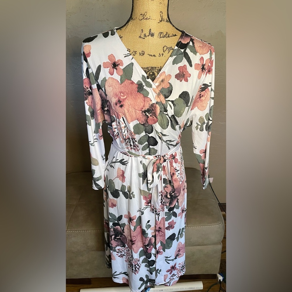LuLaRoe Pink Green Cream Floral Wrap dress lightweight soft Sz XL EUC